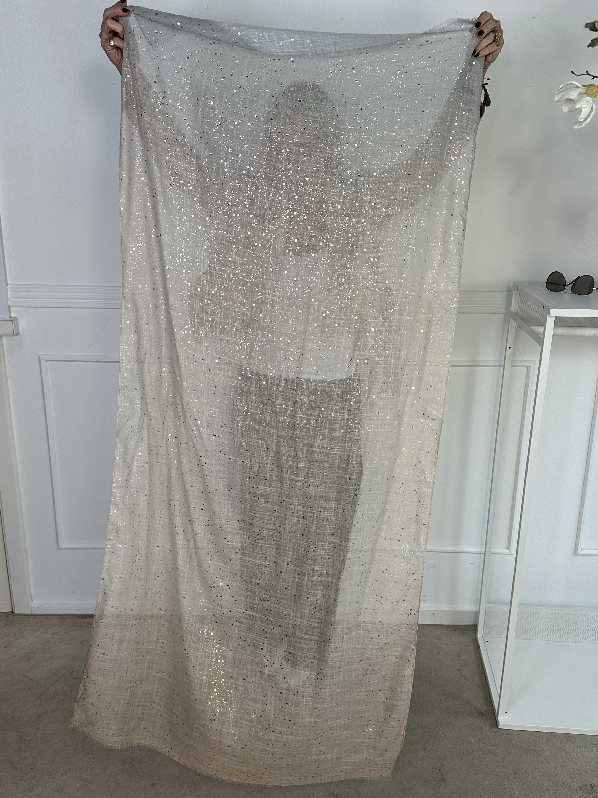 Eliza - Lätt scarf med gulddetaljer